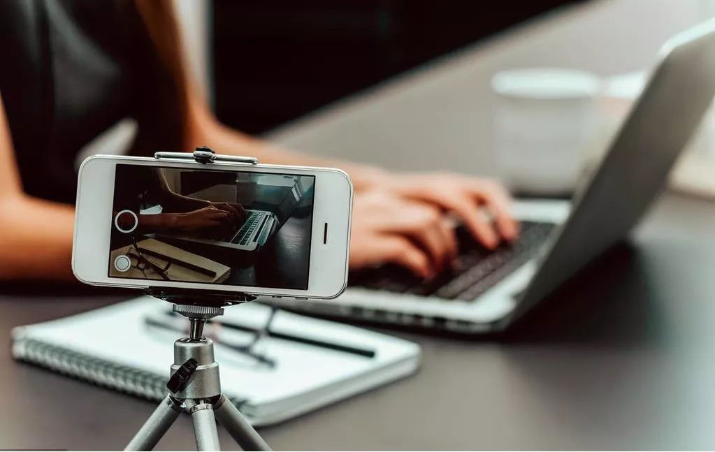 用手機(jī)能輕松打造出短視頻制作哦!